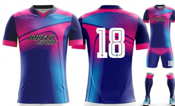 Jersey dengan kombinasi warna terang